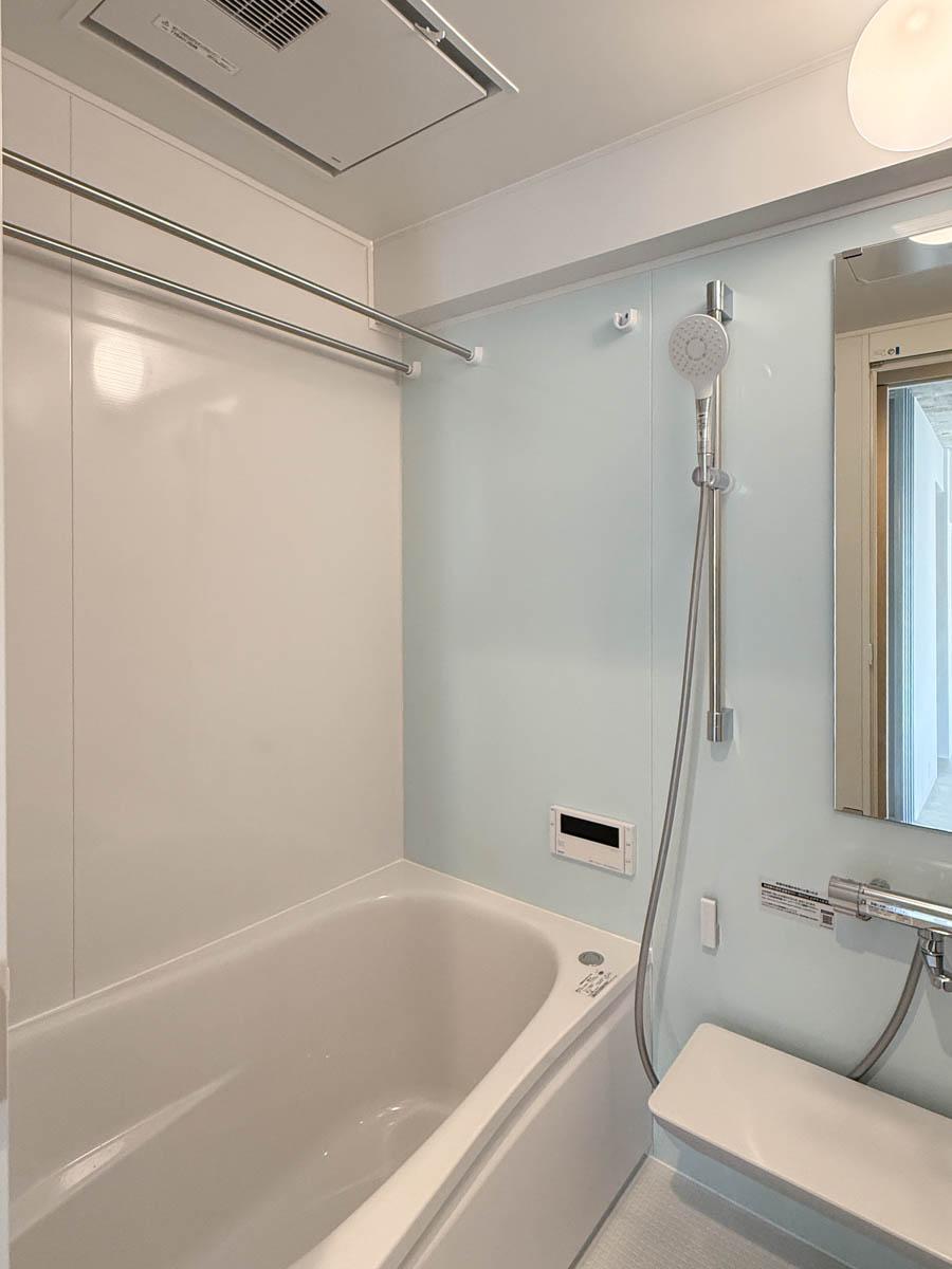 戸田市川岸の売買物件/浴室には追いだき・浴室乾燥機付き。サイズは少しコンパクトめ