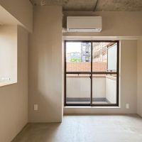 戸田市川岸の売買物件/寝室にもバルコニーがついています