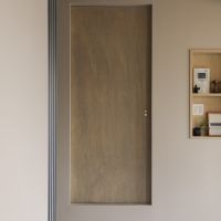 戸田市川岸の売買物件/扉のデザインがかわいい。塗装のニュアンス、入口扉の手かけも細かく設計されていています