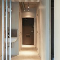 戸田市川岸の売買物件/リビングと玄関の間の廊下スペースに可愛らしい洗面スペース