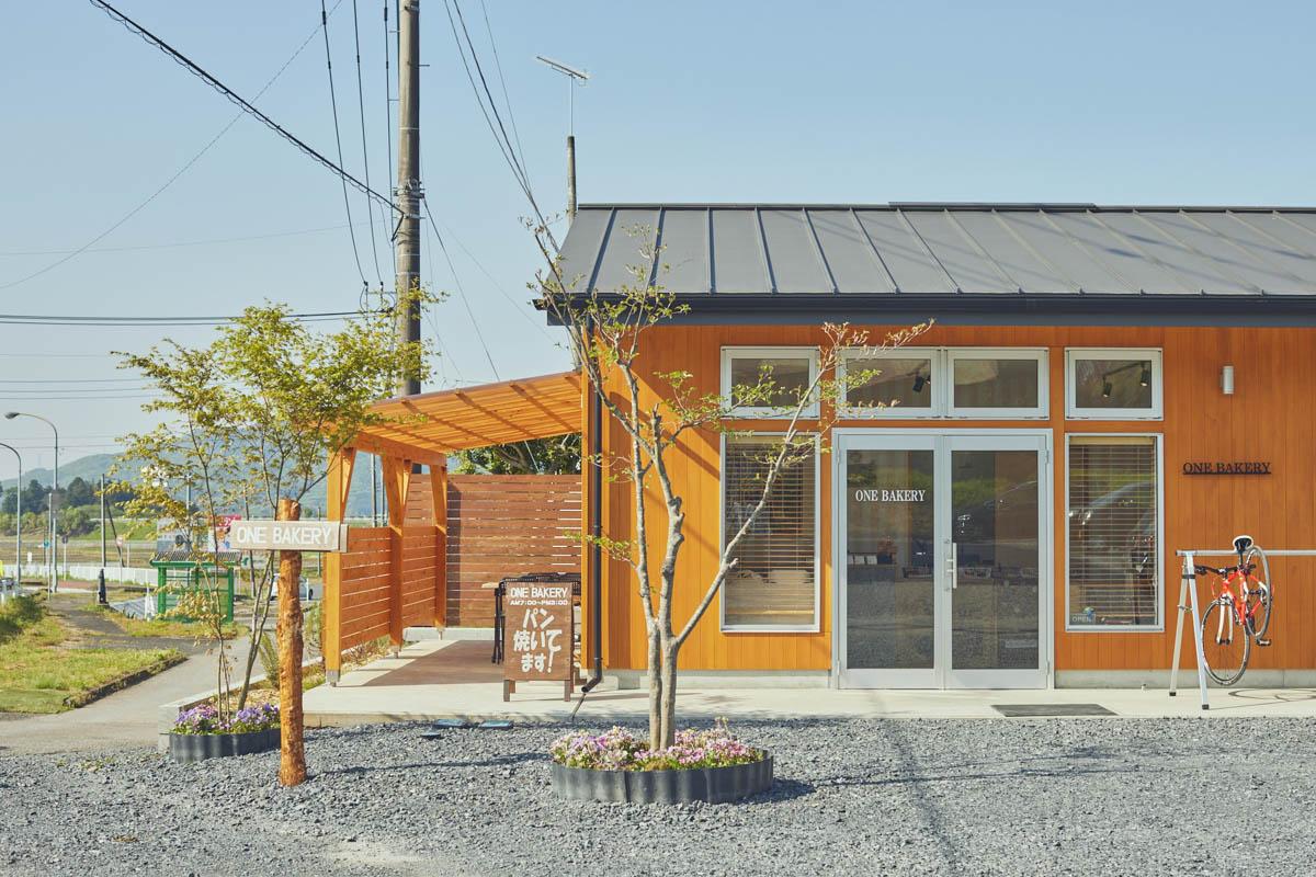 茨城県桜川市犬田の賃貸物件/こちら物件の敷地の入口にあるパン屋さん