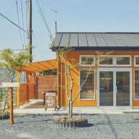 茨城県桜川市犬田の賃貸物件/こちら物件の敷地の入口にあるパン屋さん