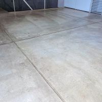 世田谷区代田の賃貸物件/床はクリア塗装で艶っぽい雰囲気。いろんな表情があるがいいですね