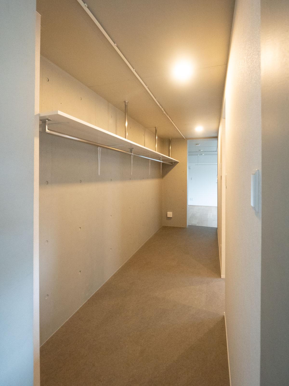 品川区南品川の賃貸物件/3A 3Aと2Bは左右対称の同様間取り。4Aよりも廊下のクローゼットが長く作られています