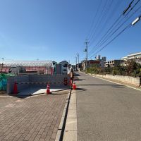 埼玉県新座市新堀1-14の売買物件/右側が公道。左側が私道