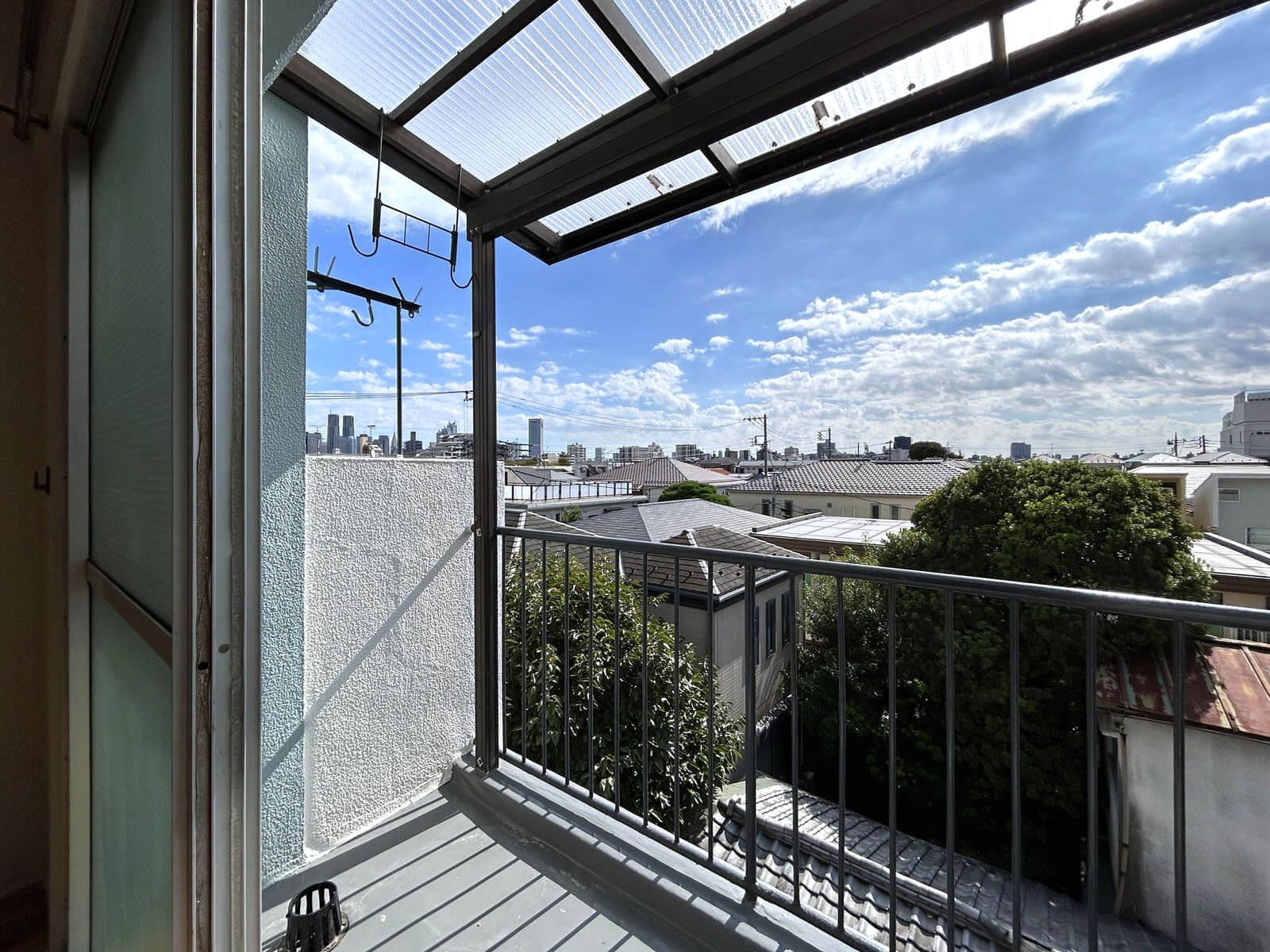 杉並区和田の賃貸物件/4Aは南向き、目の前は抜けがありさすがの明るさです