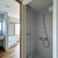 杉並区和田の賃貸物件/4A: 浴槽なしのシャワー室、3点ユニットバスよりお手入れはラクになりそう
