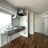 杉並区和田の賃貸物件/4B: 玄関前に機能がギュギュっとまとまっています