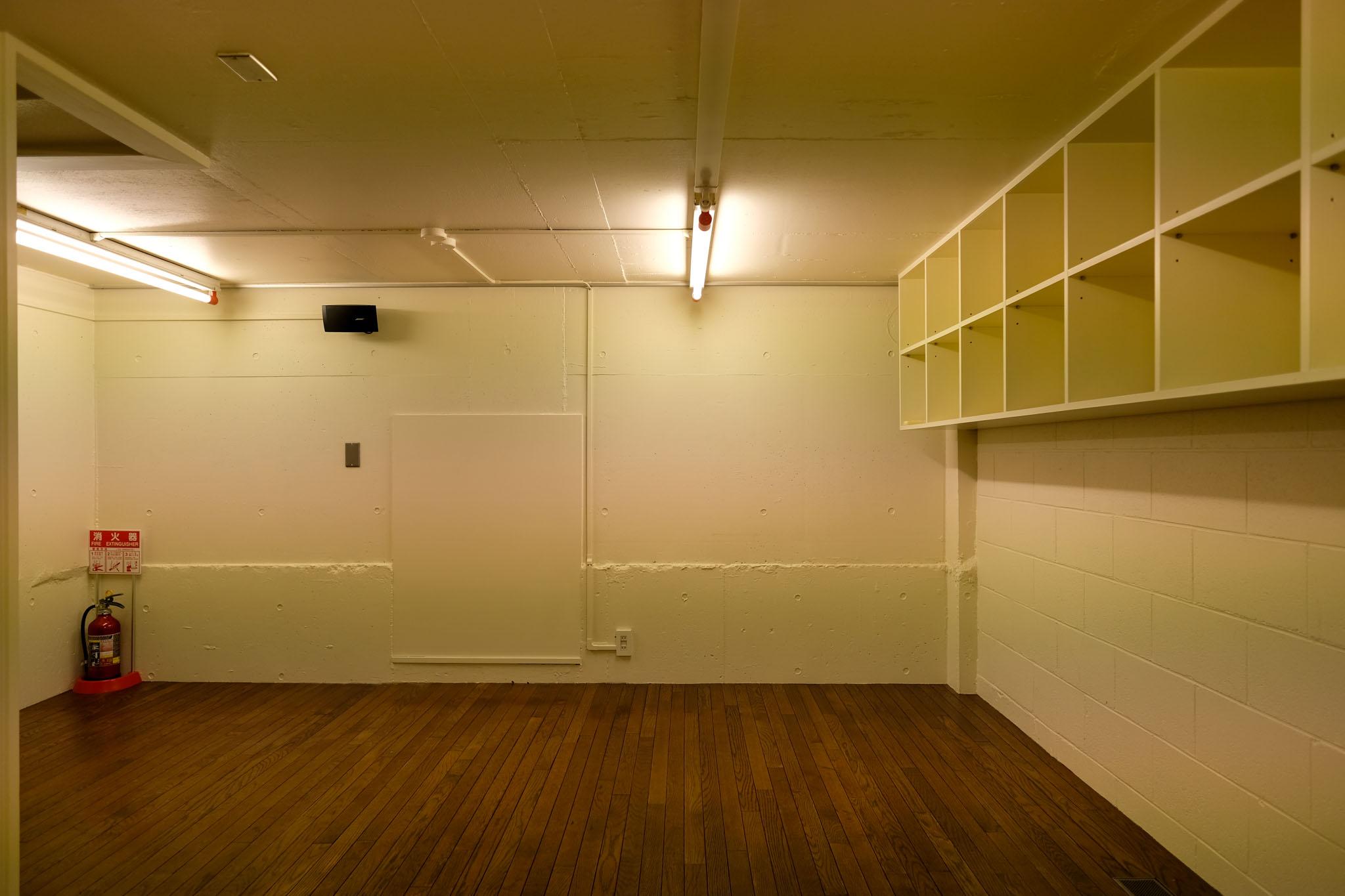 渋谷区千駄ヶ谷の賃貸物件/地階。天井高は約1.9m