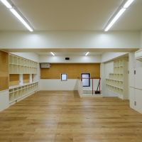 渋谷区千駄ヶ谷の賃貸物件/棚また棚の空間。梁下はけっこう低めで約1.85m