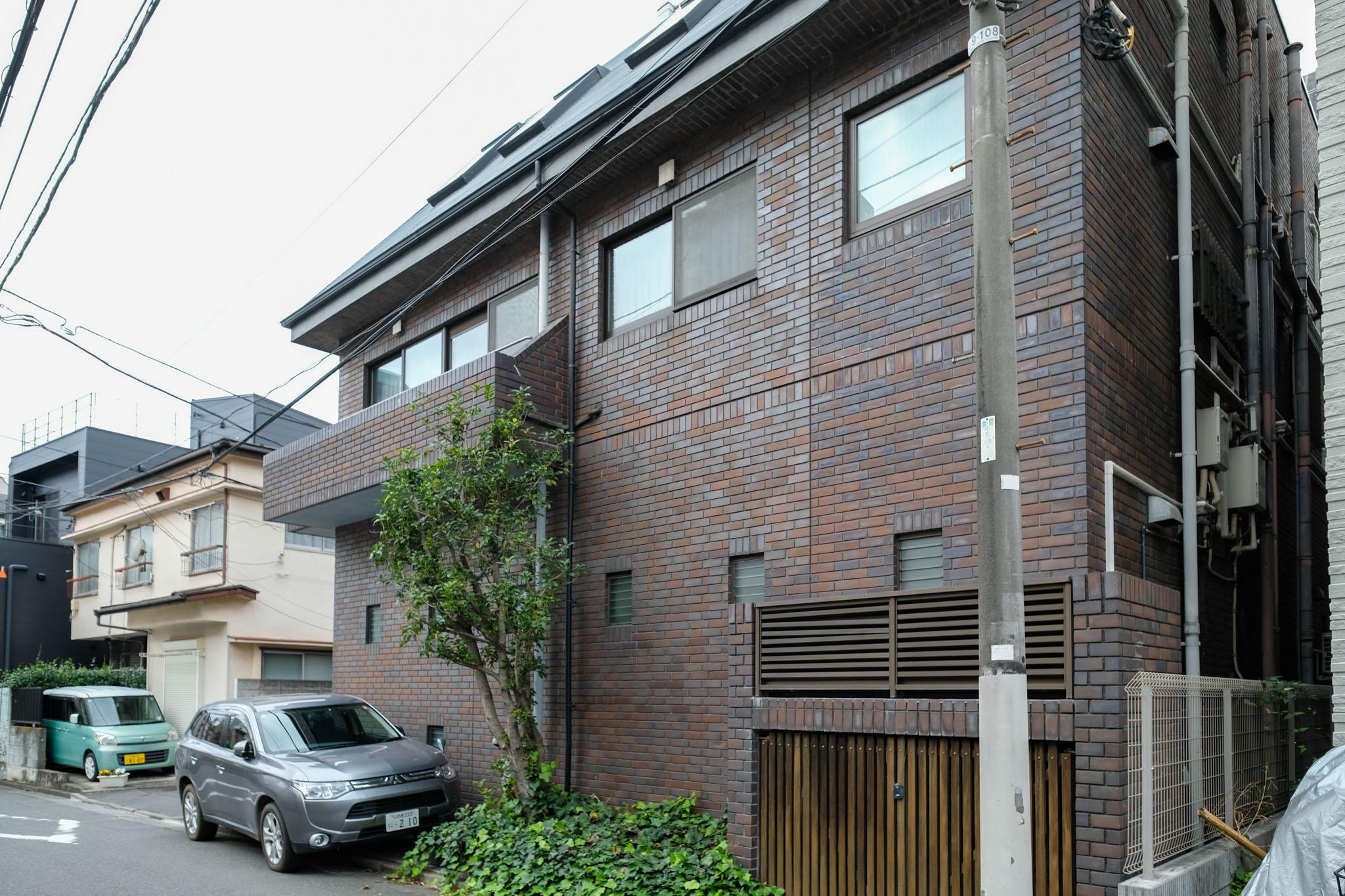 渋谷区千駄ヶ谷の賃貸物件/外観を別確度から