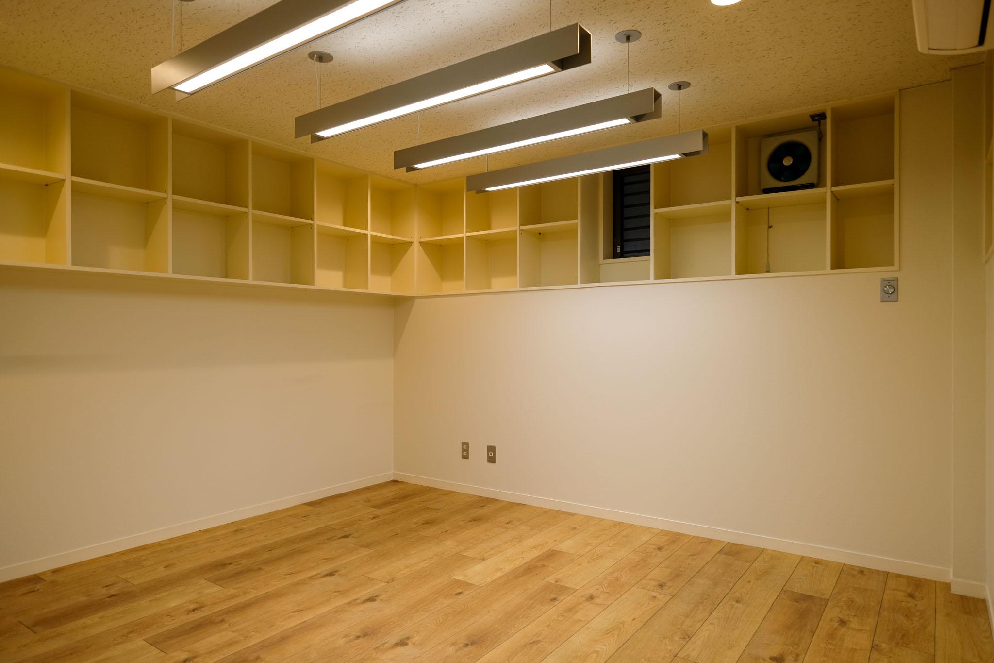 渋谷区千駄ヶ谷の賃貸物件/半地階奥の個室