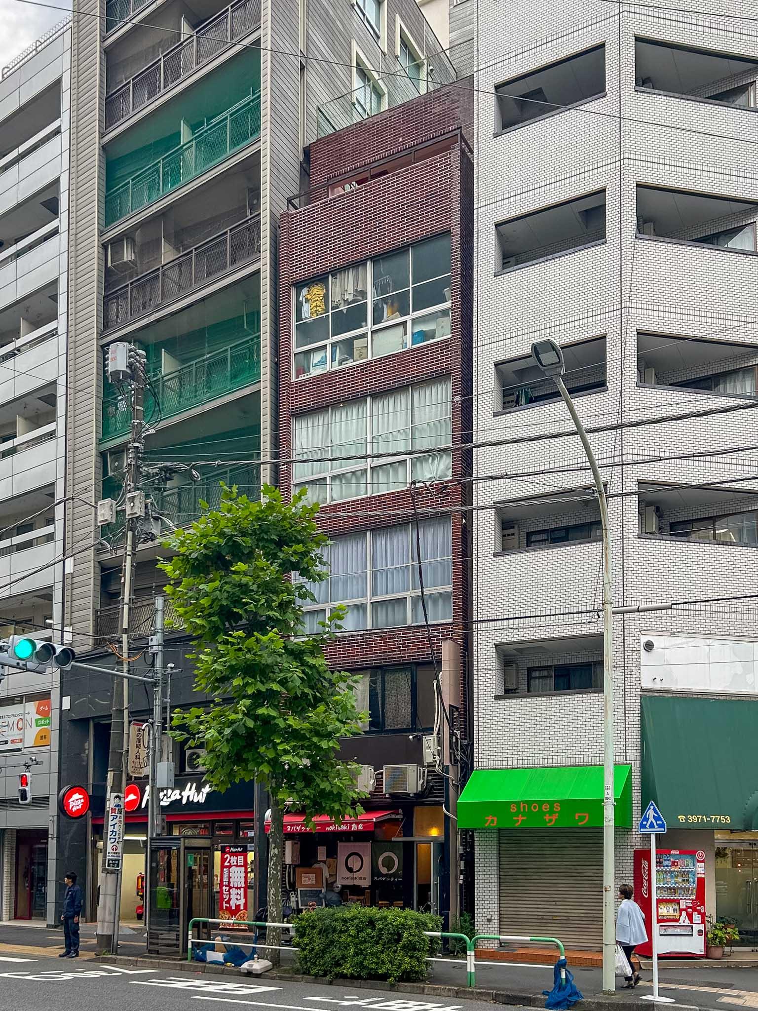 豊島区南大塚の賃貸物件/タイル張りの古ビル