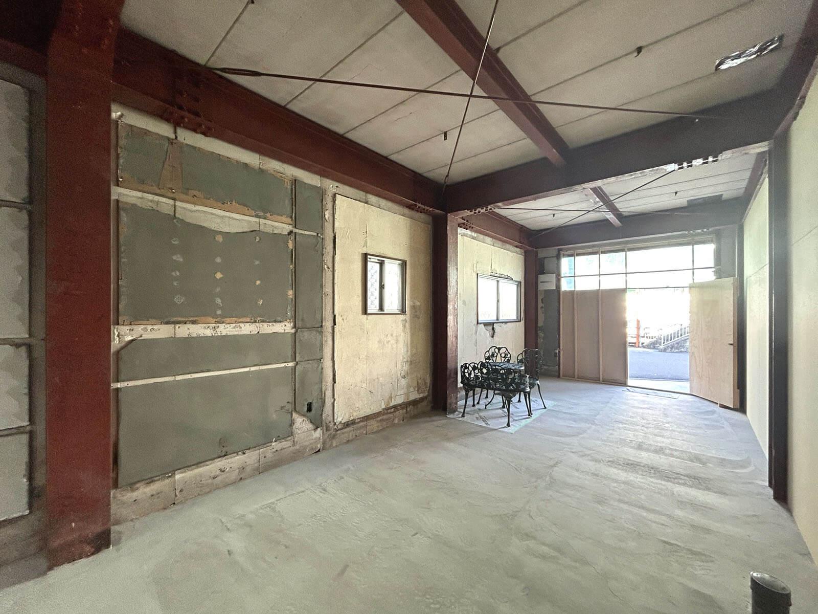 世田谷区世田谷の賃貸物件/1-1：天井高は約3m、少し床を上げたり天井を張ることも