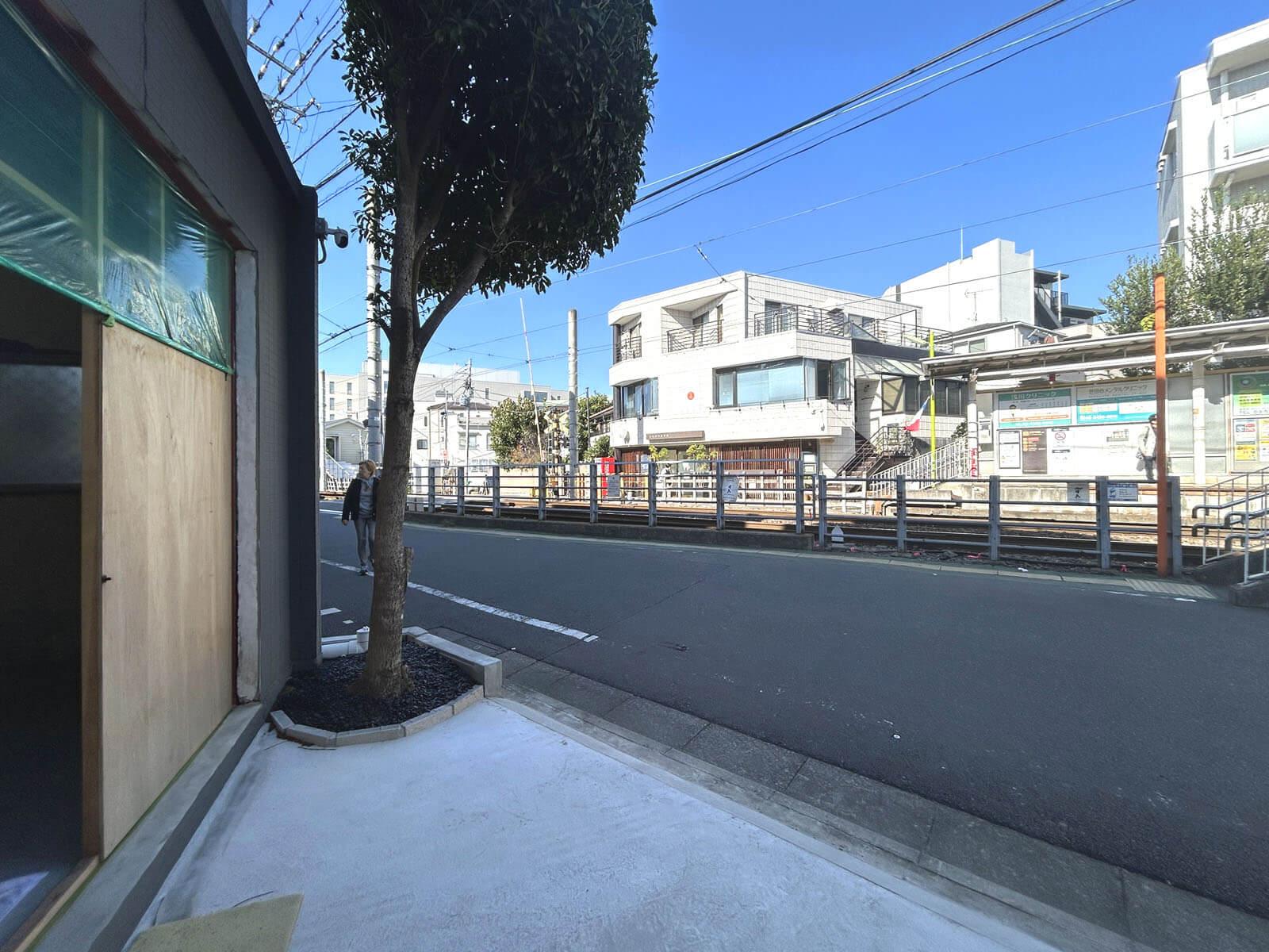 世田谷区世田谷の賃貸物件/店前のスペースの使い方はオーナーと相談しながら進めましょう