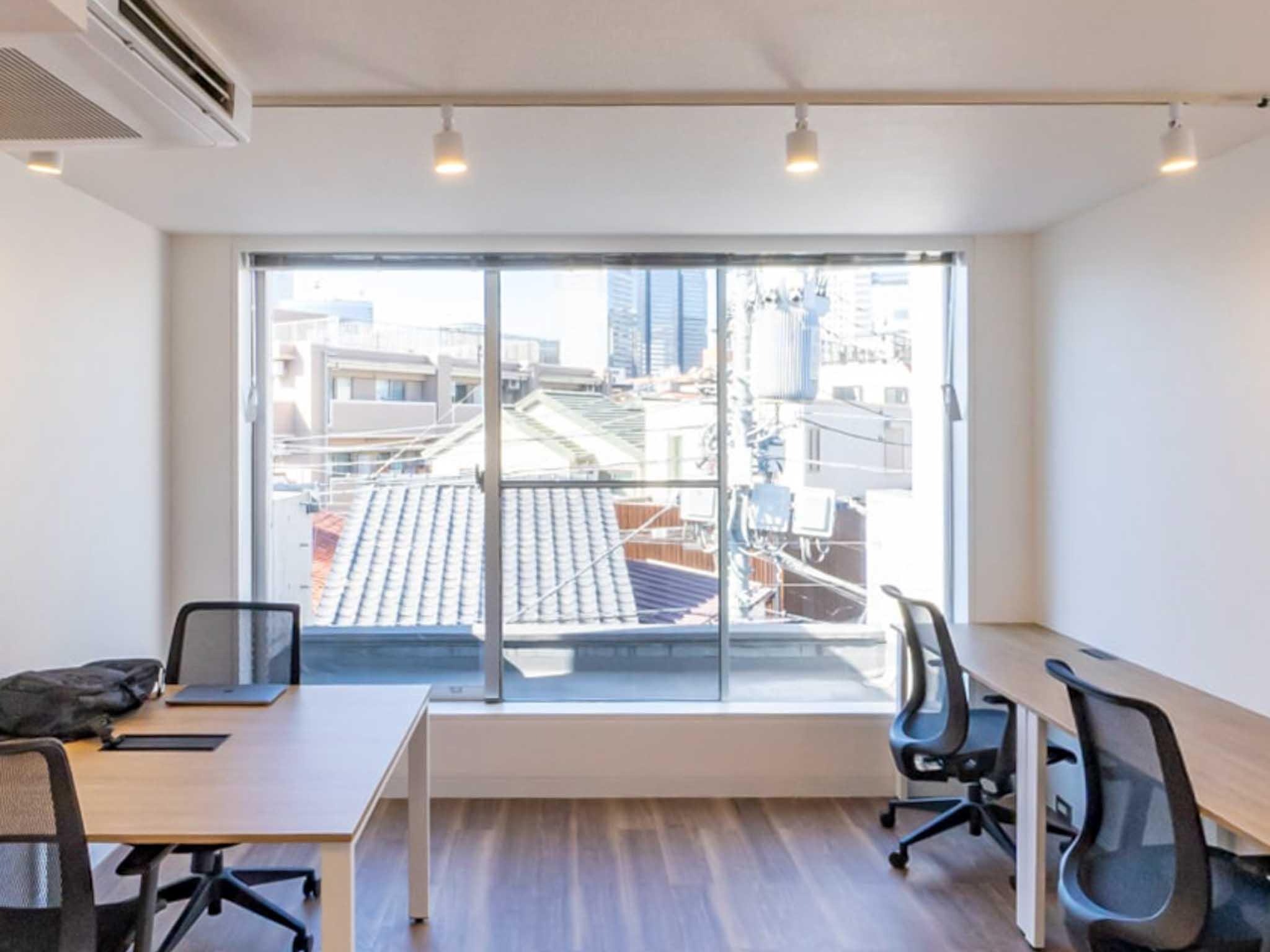 渋谷区代々木の賃貸物件/4階はこぢんまりとしていますが、二面採光で明るいです