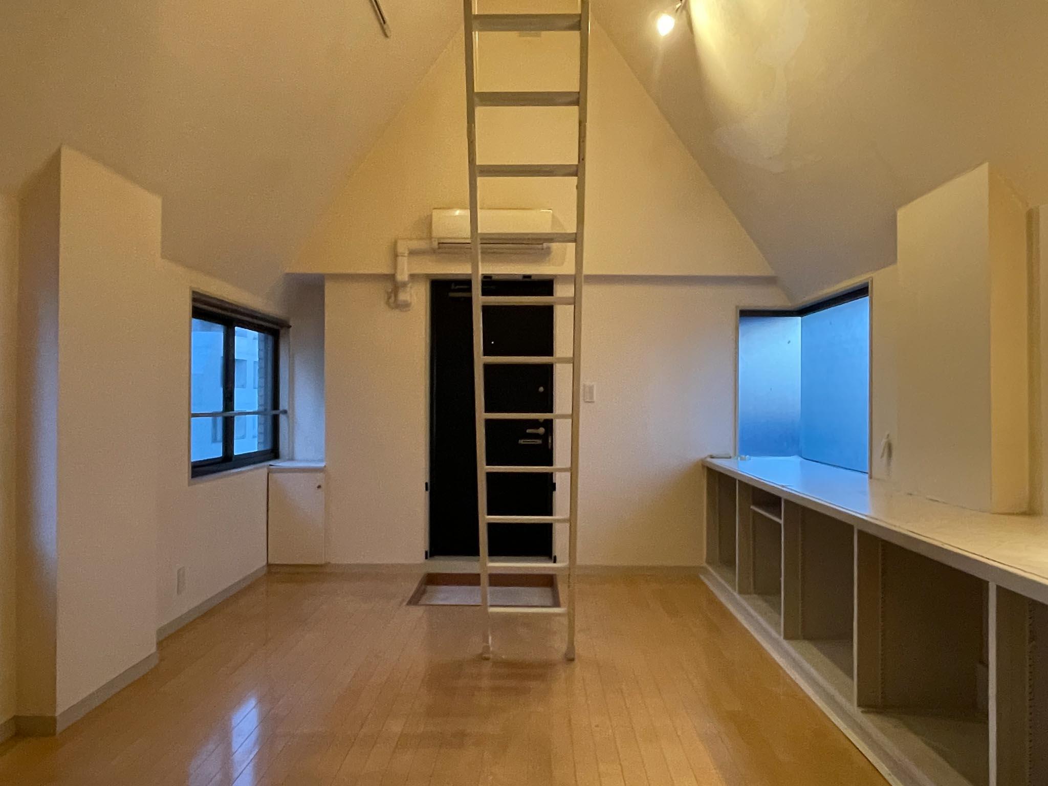 中野区中野の賃貸物件/玄関に向かって