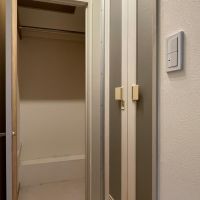 中野区中野の賃貸物件/浴室の奥にクローゼットがあります