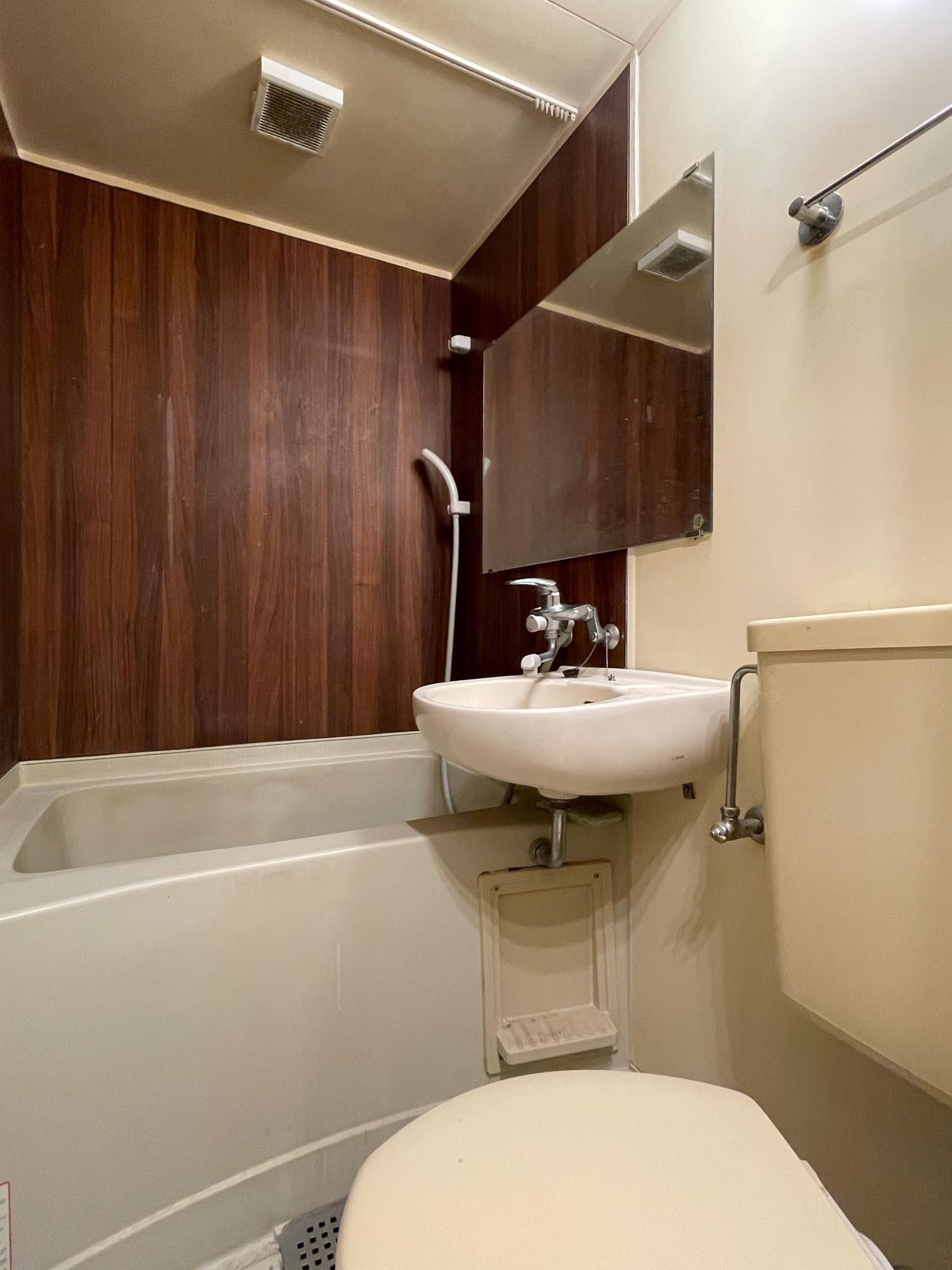 中野区中野の賃貸物件/風呂、トイレ、洗面台が同室の3点ユニットです