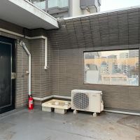 中野区中野の賃貸物件/玄関外に洗濯機置き場があります