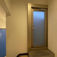 中野区中野の賃貸物件/4階から外階段に出ます