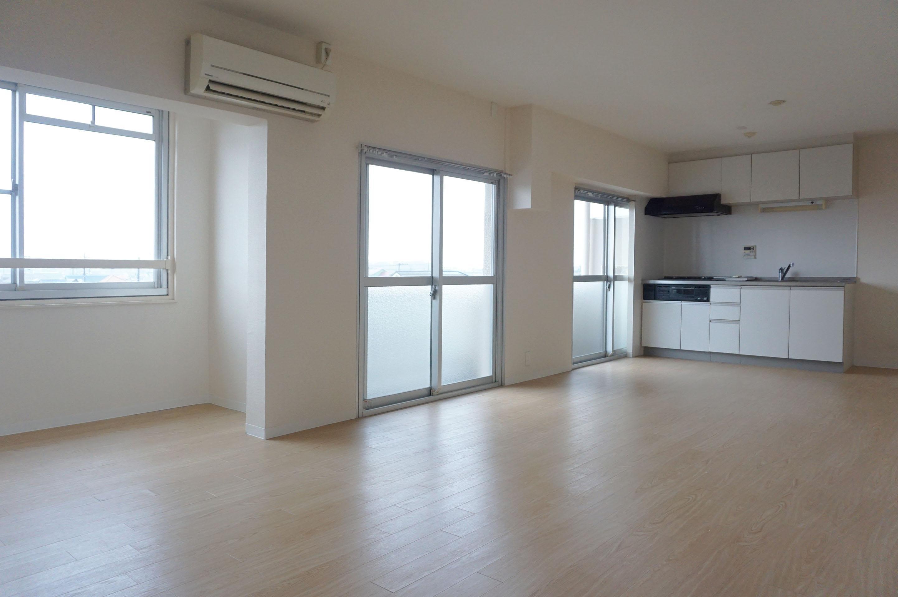 武蔵野市吉祥寺南町の賃貸物件/3つの窓から十分に日の光が入り込んできます