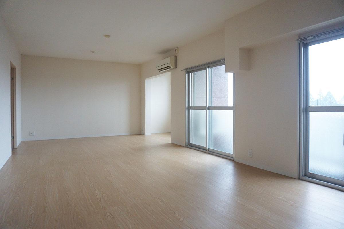 武蔵野市吉祥寺南町の賃貸物件/リビング：東に向かって