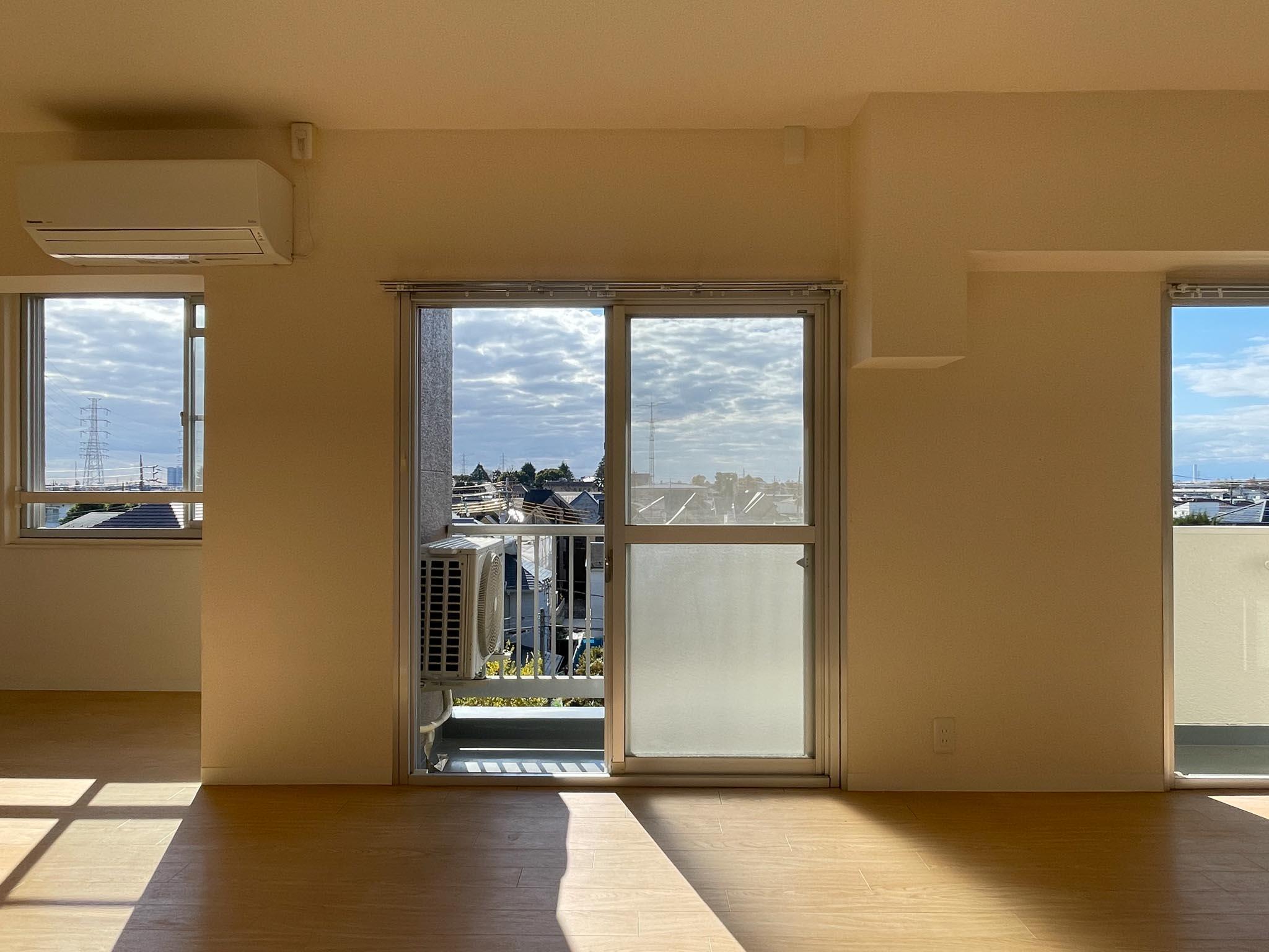 武蔵野市吉祥寺南町の賃貸物件/3枚の窓からしっかりと日の光が入ってきます