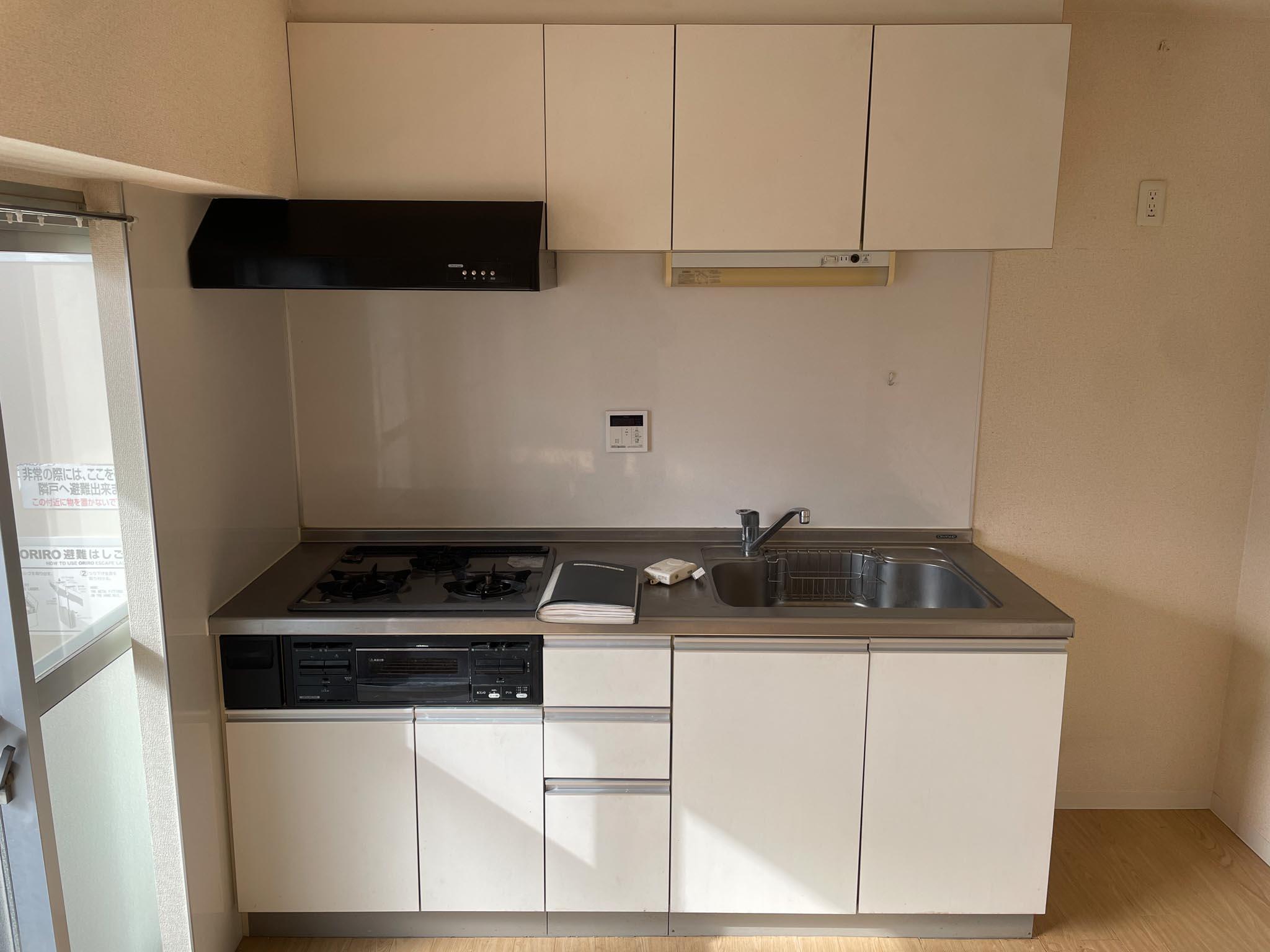 武蔵野市吉祥寺南町の賃貸物件/3口ガスコンロにグリル付きのキッチン