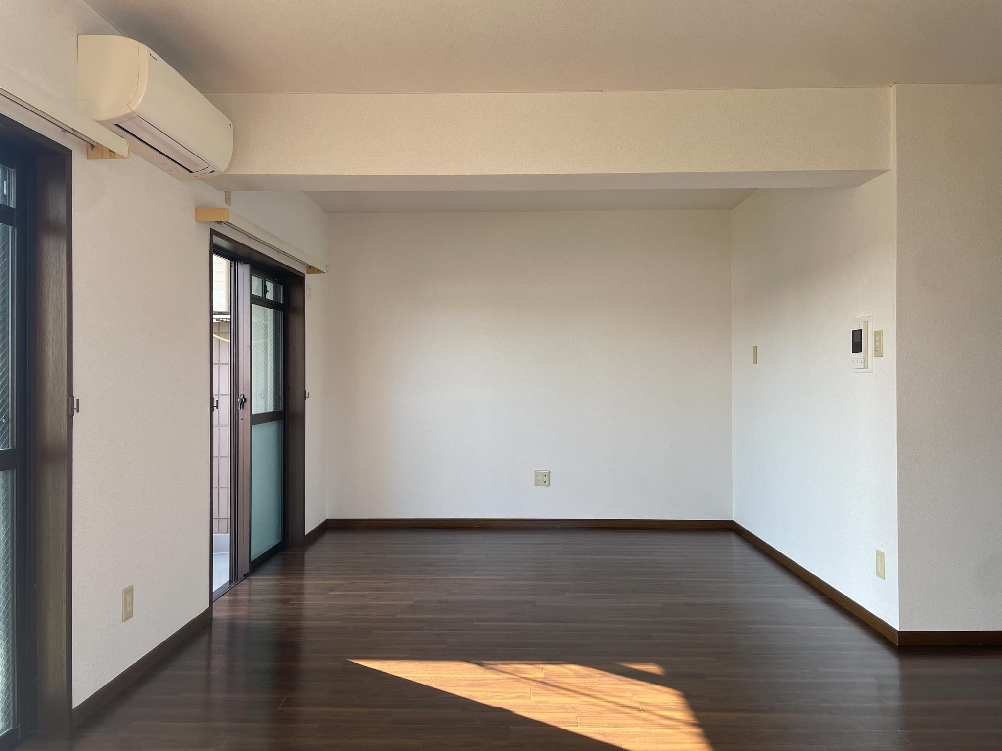 練馬区中村の賃貸物件/リビングを西に向かって