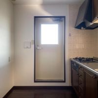 練馬区中村の賃貸物件/キッチンからルーフバルコニーへ出られます