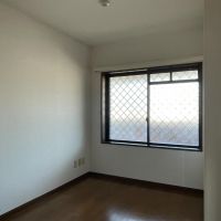 練馬区中村の賃貸物件/5.5畳洋室：窓の外は共用部です