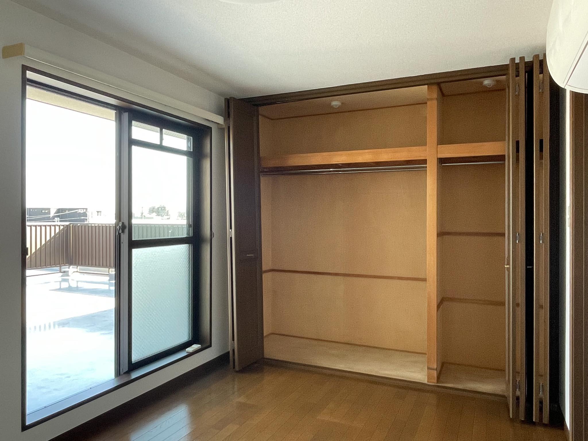 練馬区中村の賃貸物件/6畳洋室：収納は大きなクローゼット