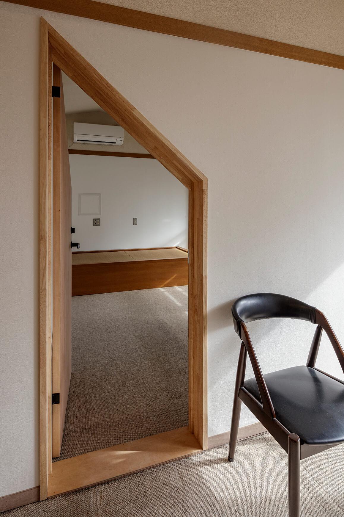 杉並区今川の賃貸物件/room1 / 開放感のあるリビングダイニングと一転し、奥まった雰囲気が落ち着きます