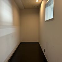 渋谷区神宮前の賃貸物件/２階物置き。かつての映写室です。