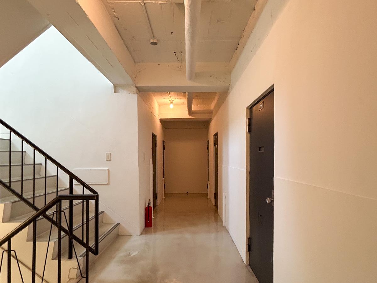 渋谷区鉢山町の賃貸物件/共用部廊下