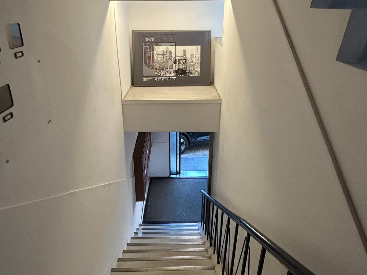 渋谷区鉢山町の賃貸物件/共用部階段