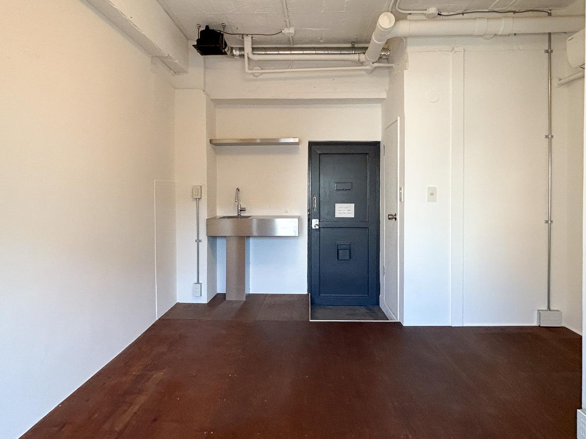 渋谷区鉢山町の賃貸物件/室内別角度から。かなりコンパクトなスペースです。