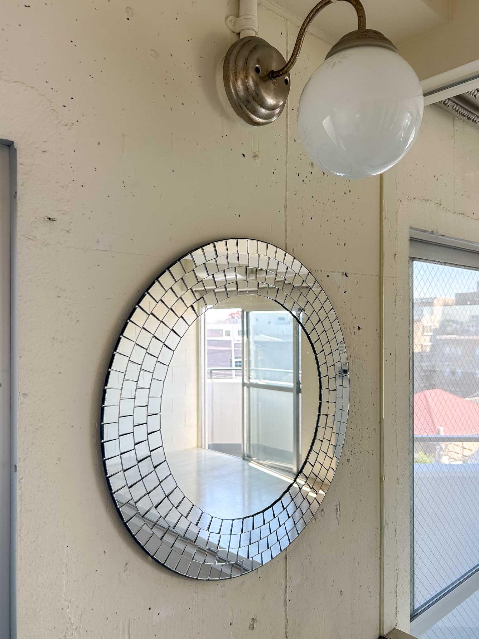 世田谷区瀬田の賃貸物件/かわいらしい鏡と照明