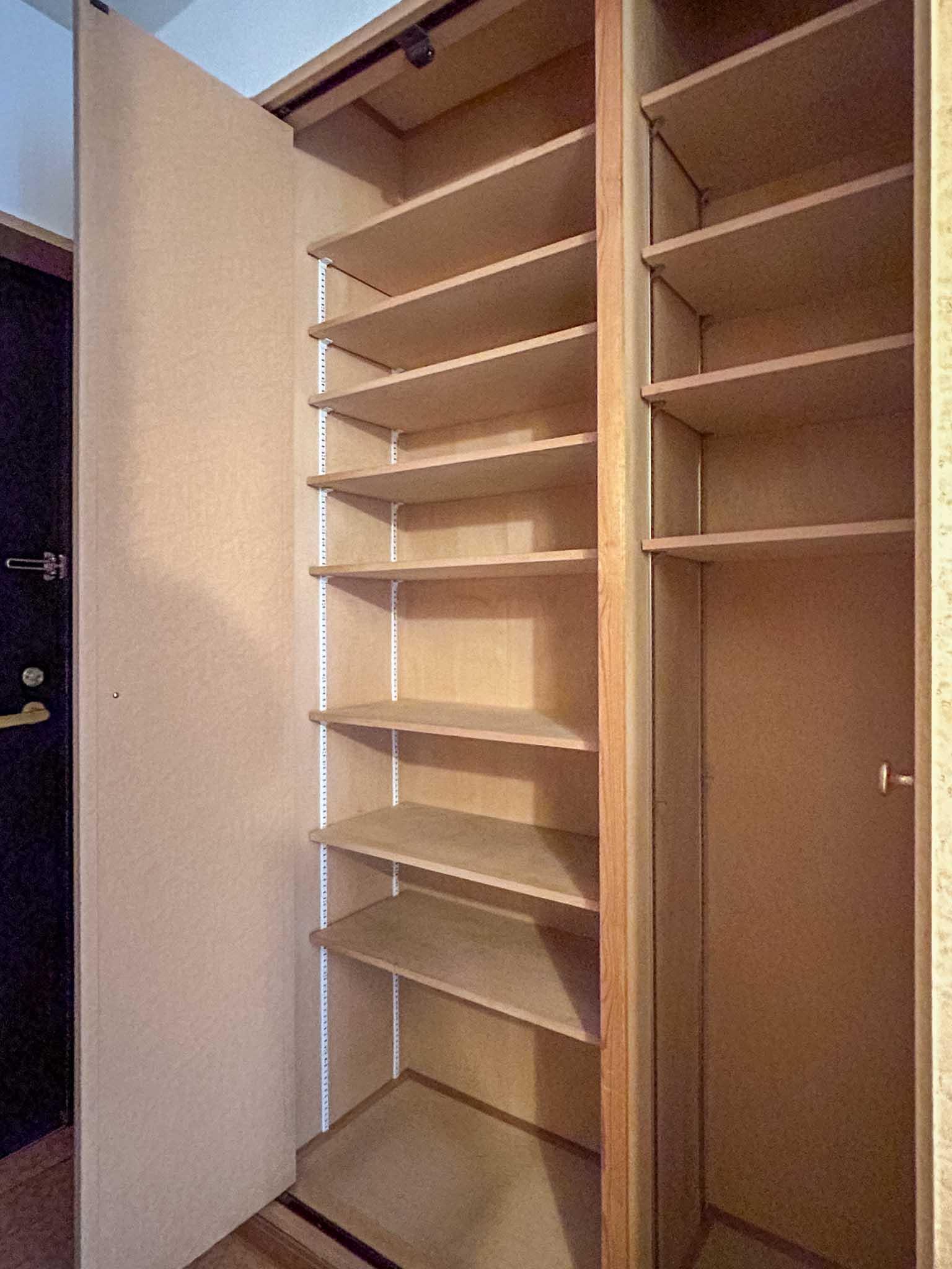 三鷹市中原の賃貸物件/1階：大容量のシューズボックス