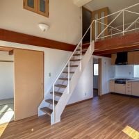 三鷹市中原の賃貸物件/1階：キッチン横にも洋室があります