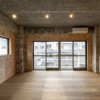 横浜市都筑区池辺町の賃貸物件/駆体、合板、無垢フローリングの組み合わせが良い感じ