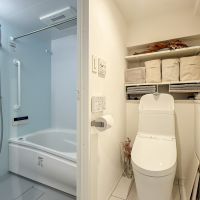 練馬区豊玉中の売買物件/浴室、洗面は、水回りスペースにキュッと収まる形