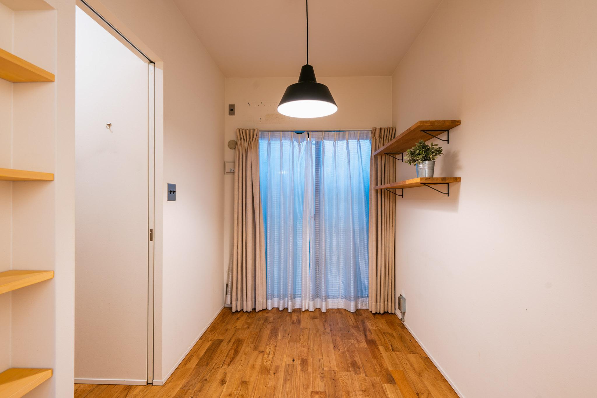 横浜市港北区箕輪町の売買物件/バルコニーにつながる（ROOM2）