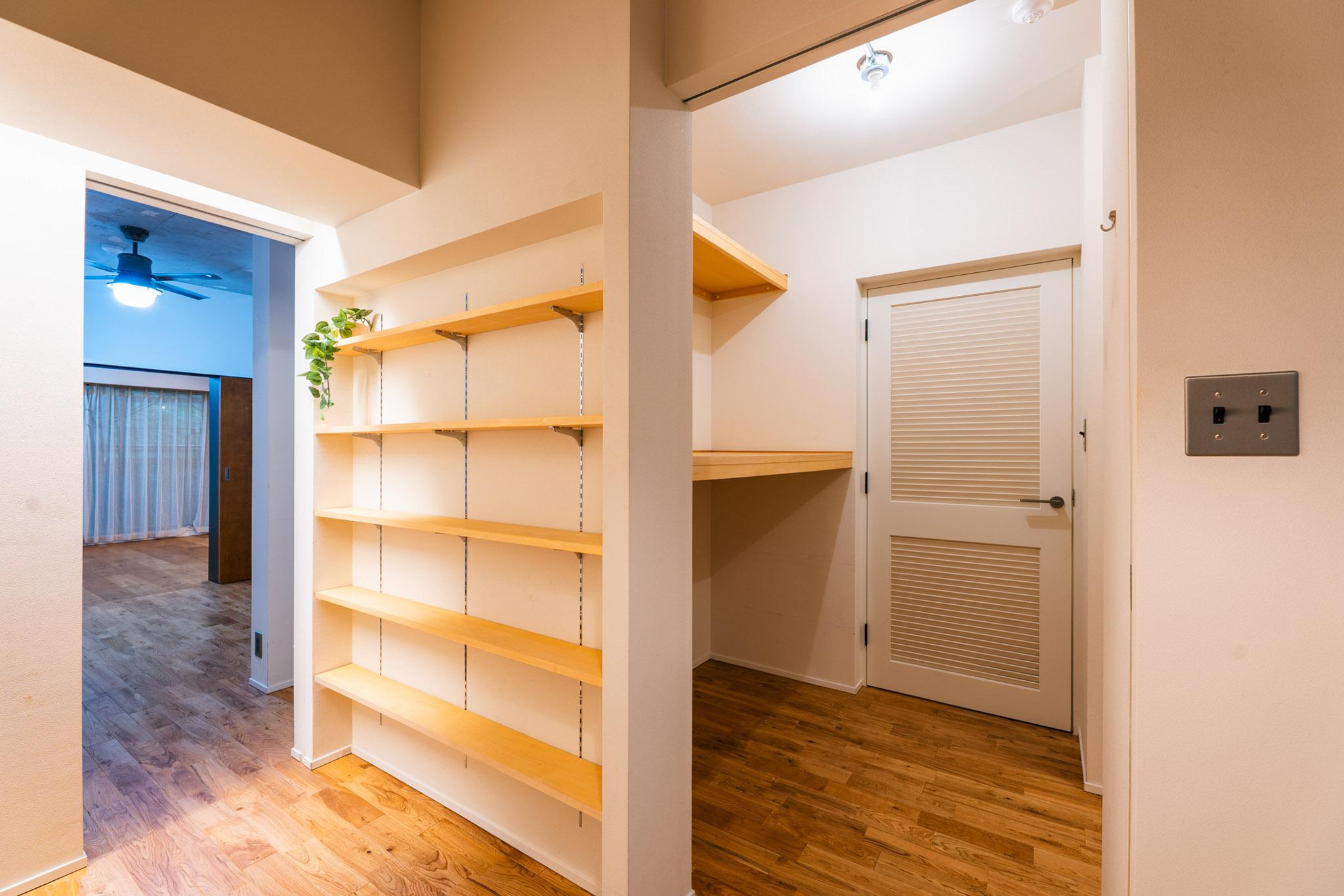 横浜市港北区箕輪町の売買物件/大容量のウォークインクローゼット完備（ROOM2）