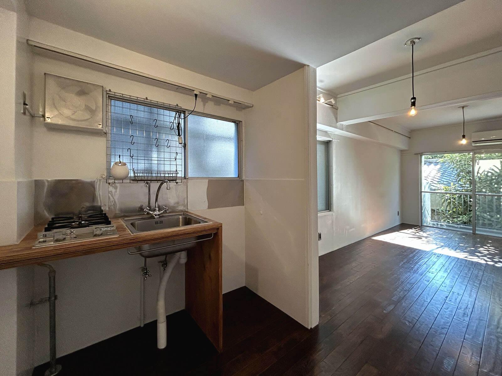 杉並区和田の賃貸物件/角部屋で窓が3つ、風が通るのがうれしいです