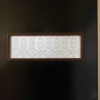 中野区上高田の賃貸物件/トイレ扉のガラスが程よくレトロさを出しています。