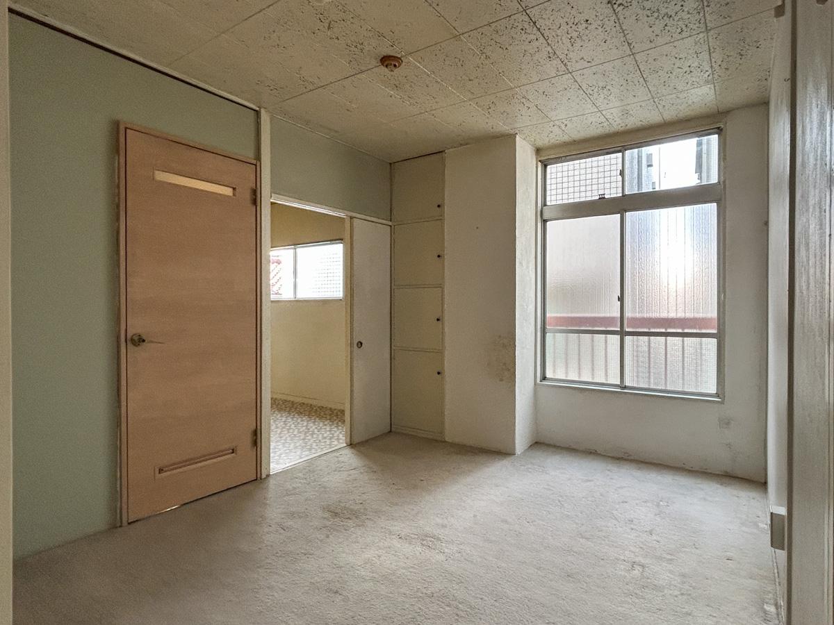 中野区上高田の賃貸物件/この部屋はカーペットが敷かれています。