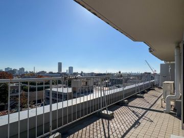 渋谷区南平台町の賃貸物件/南平台の空と丸窓