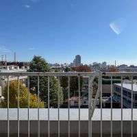 渋谷区南平台町の賃貸物件/バルコニー南側は眼下に広がる緑と街の景色